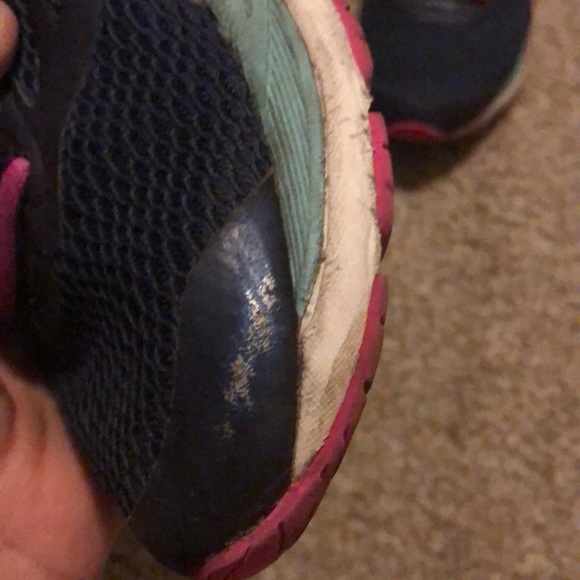 Donated to a shelter ASICS GEL-CUMULUS 18 running shoes! - Picture 8 of 8